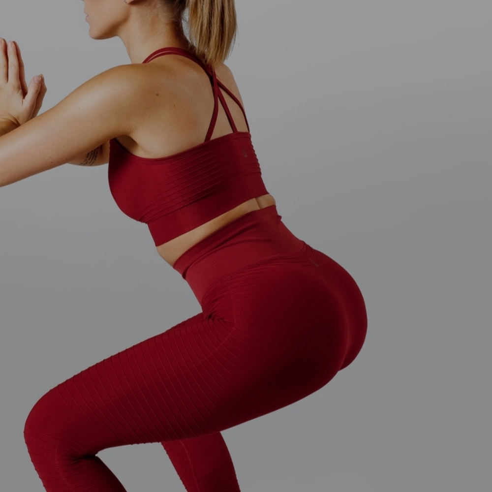Leggings  similar fit/feel to Alphalete  Amplified